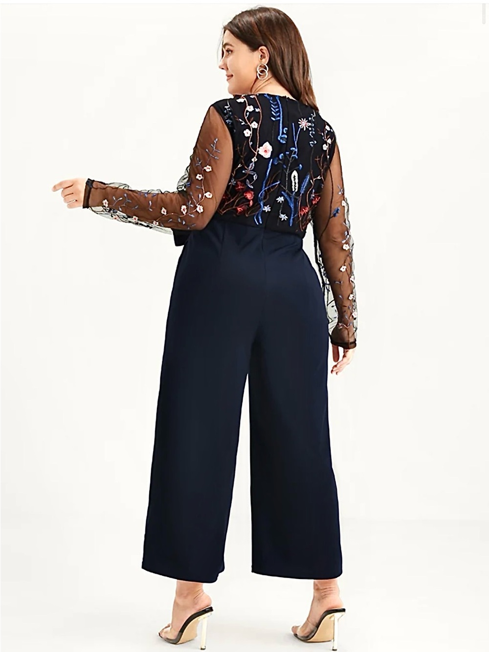 BloomChic Women’s Navy Floral Embroidery Sheer Long Sleeve Romper Size 18-20 NWT - Picture 5 of 15